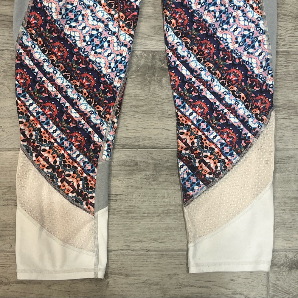 Athleta Leggings Nomad Salutations Cropped Mid Rise Bohemian Gray Size Medium - Picture 6 of 9